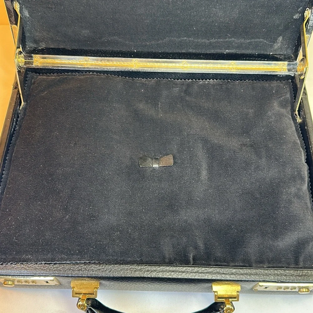 Fendi RARE Vintage Train Beauty Case Leather over wood padded Velour interior - Picture 7 of 17